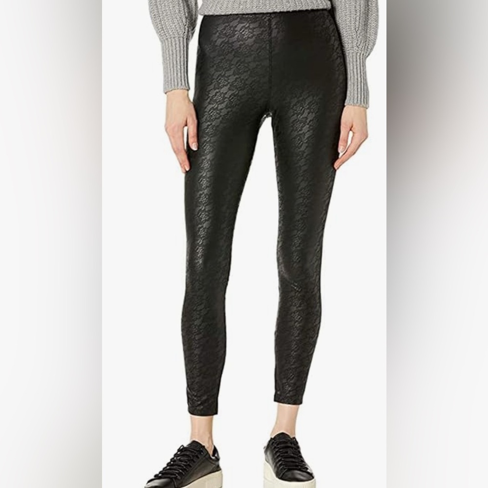 NWOT Hue Snakeskin Skinny Jeans, Size XL